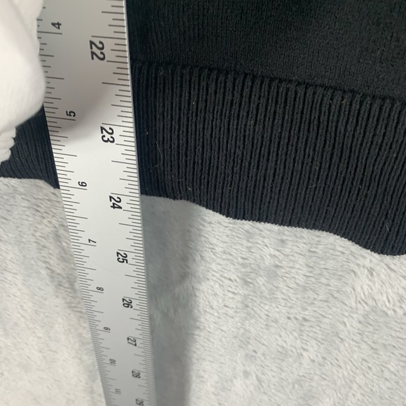 CeCe Women's Sweater L‎ Black Long Sleeve White Pearl Embellished Ruffled Bishop - Picture 7 of 9